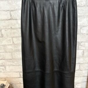 Chic Black Leather Pencil Skirt